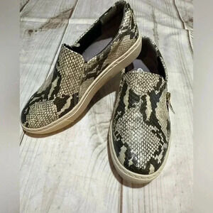 Dr Scholls Shoes No Chill Slip On Sneakers Snake Print Faux Leather Women’s 6.5
